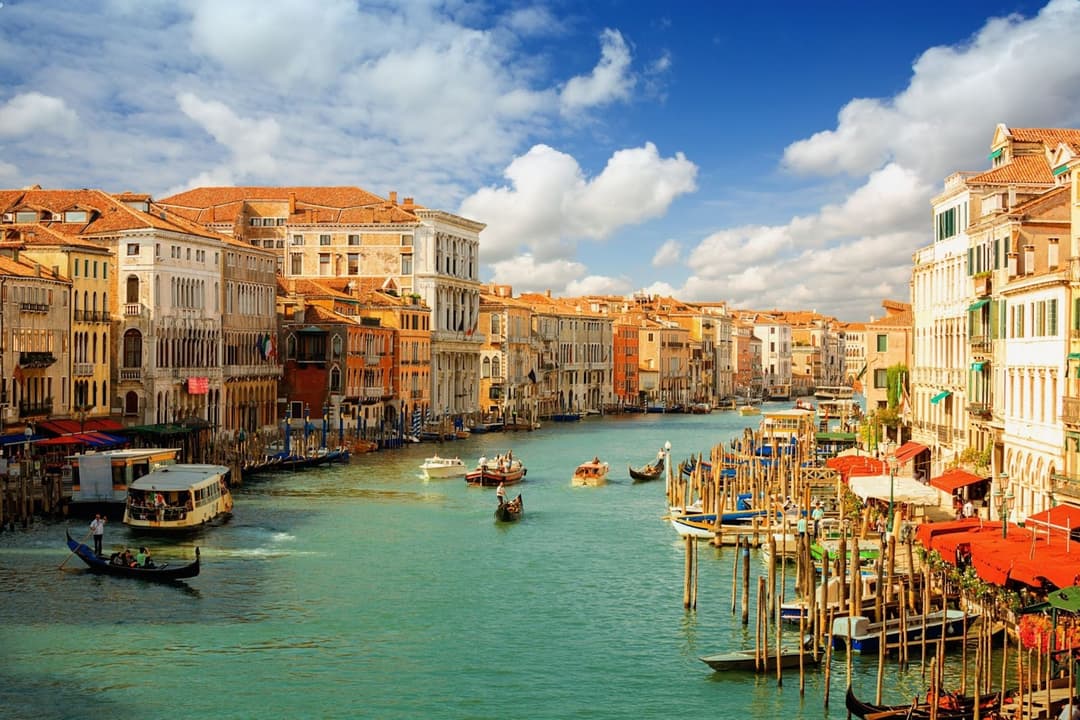 resident-director-services-italy